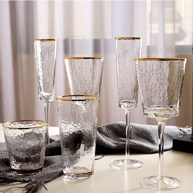 Gobelet personnalisé en verre à vin rouge, verre à bordure dorée pour événement de mariage, verres à vin colorés, 2022, 1 pièce