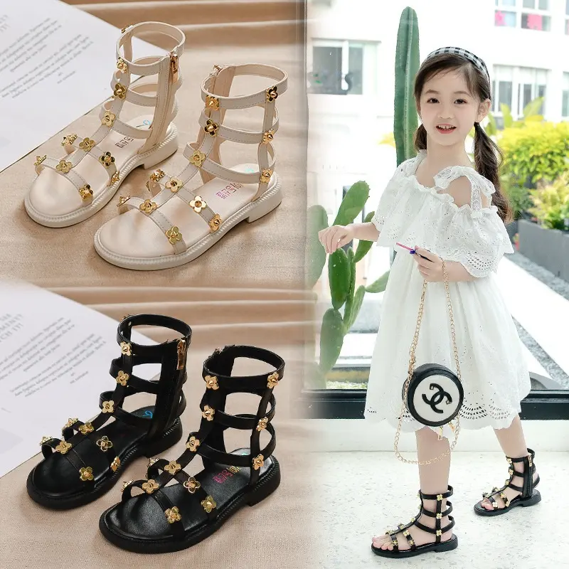 Sandálias para meninas de verão, nova sandália coreana de crianças com rebite floral e antiderrapante, sapatos para crianças, tamanho médio, 2020