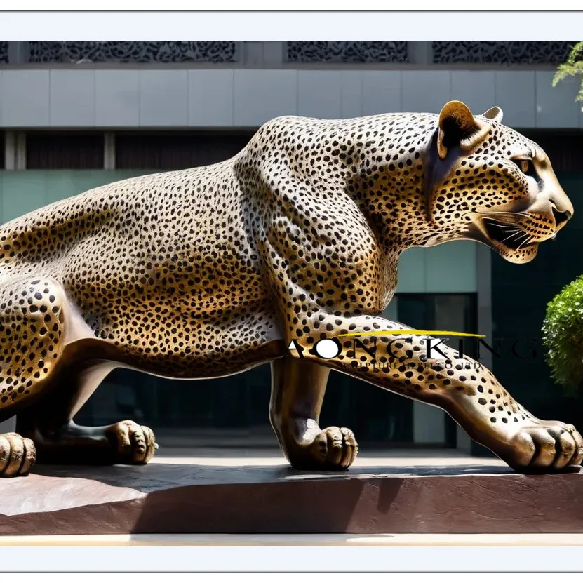 Alta escultura de bronce artística estatua de leopardo de latón caza escultura de leopardo de Javan