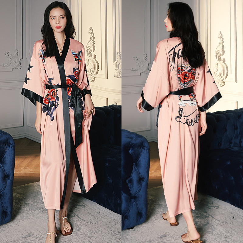 Oiseau rose rose