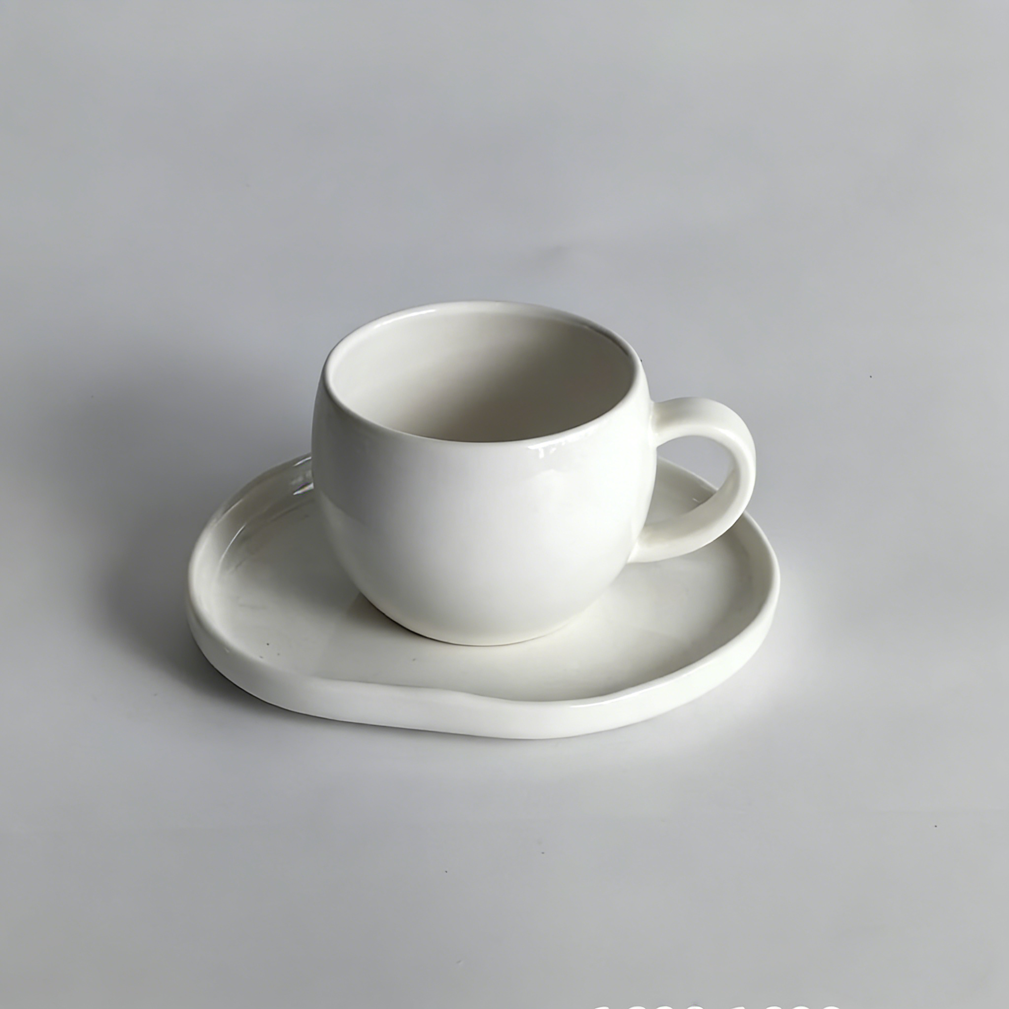 Taza y plato Stone de 100 cc - Blanco puro