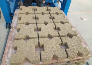 Plastic Recycle Bricks Making <strong>Machine</strong> <strong>QT5</strong>-15paver Glass Mold <strong>Block</strong> Making <strong>Machine</strong> Hydraulic <strong>Interlocking</strong> <strong>Block</strong> <strong>Machine</strong> - Product Image 6