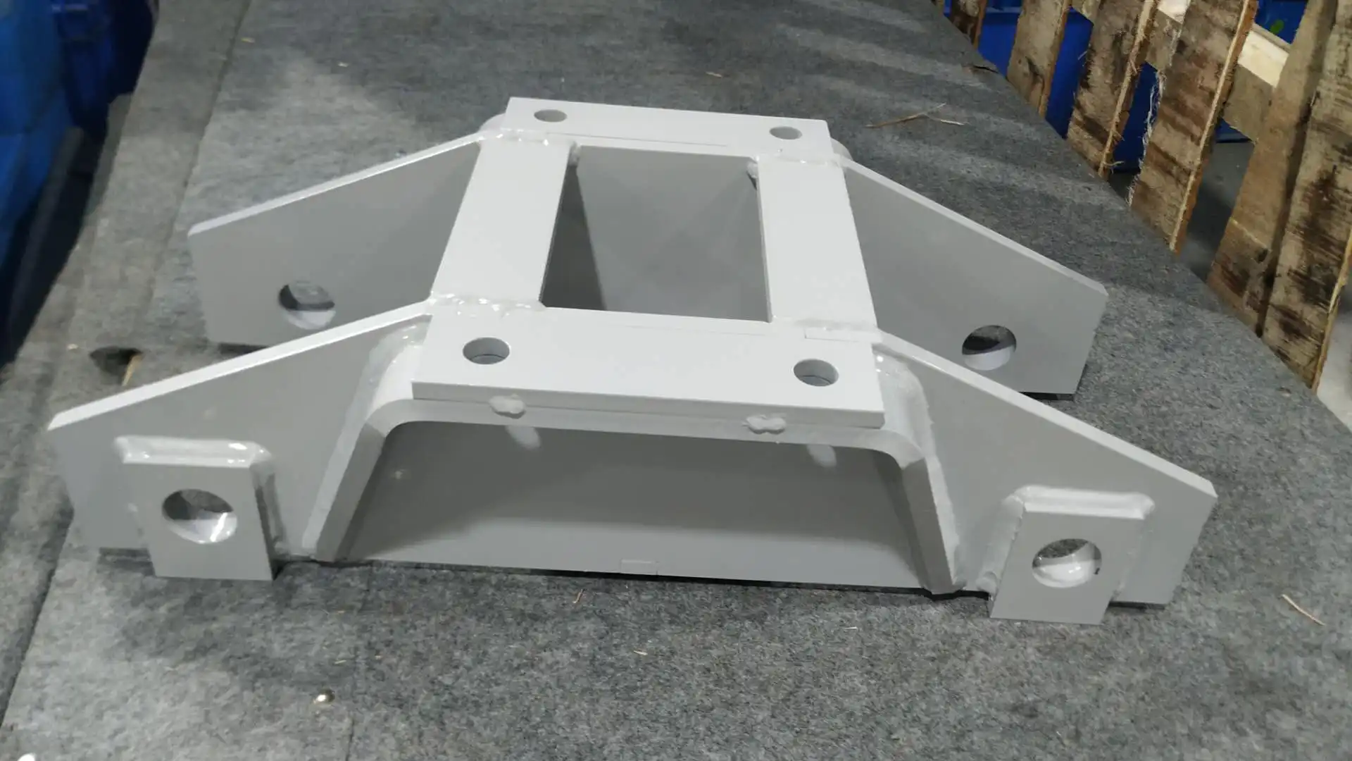 China manufacturer custom steel chassis frame