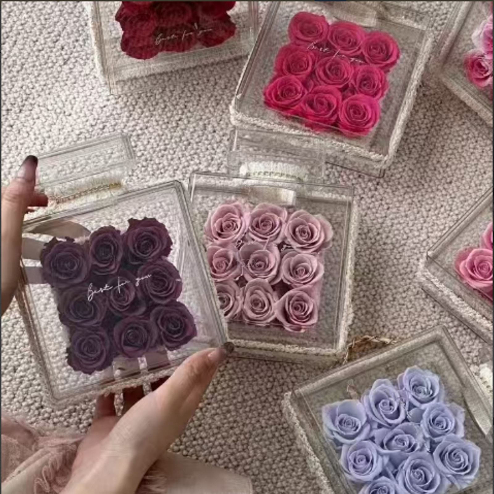 Square multi-rose