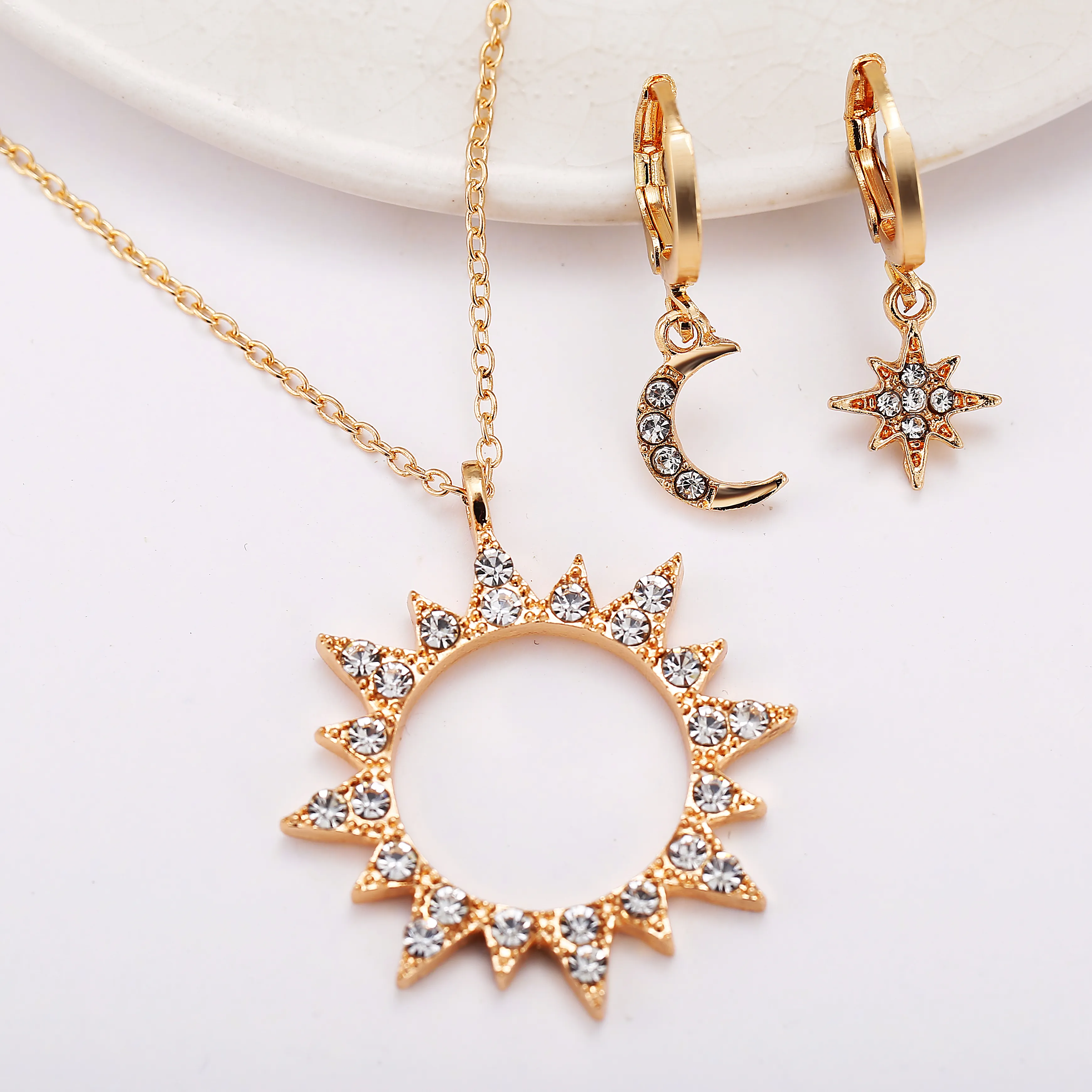 Finetoo New Crystal Star Moon Sonne Halskette Set Damen Gold Anhänger Ohrring Geschenk Elegante Mode Schmuck Set Geschenk