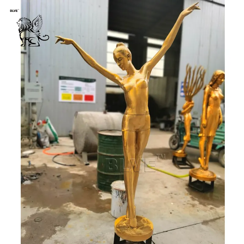 Decorativo al aire libre vida tamaño baile desnudo mujer estatua jardín fuentes bronce Ballet chica fuente escultura