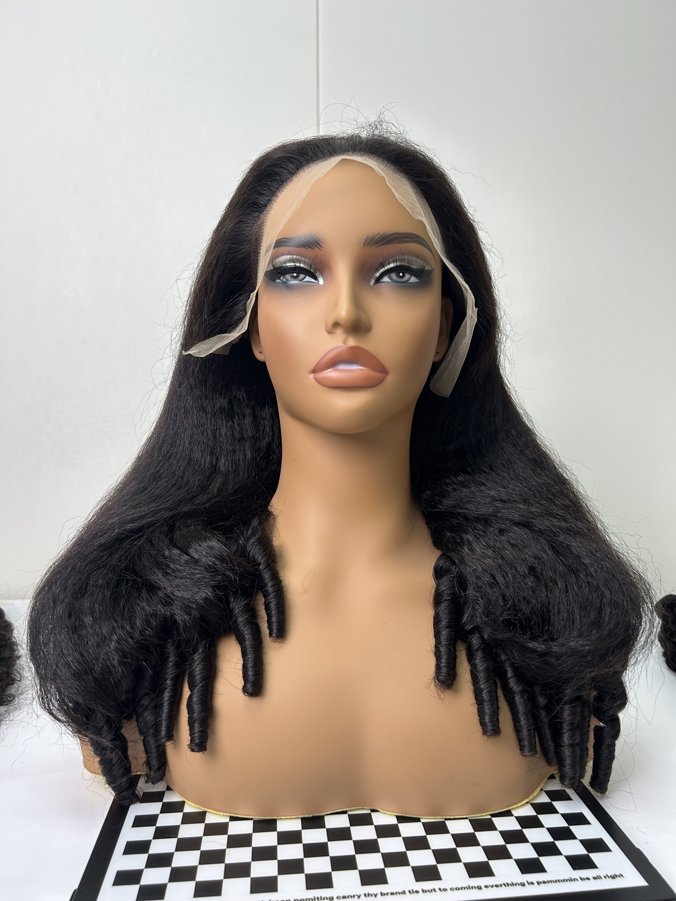Peluca de cabello humano Yaki BCC con puntas en espiral.