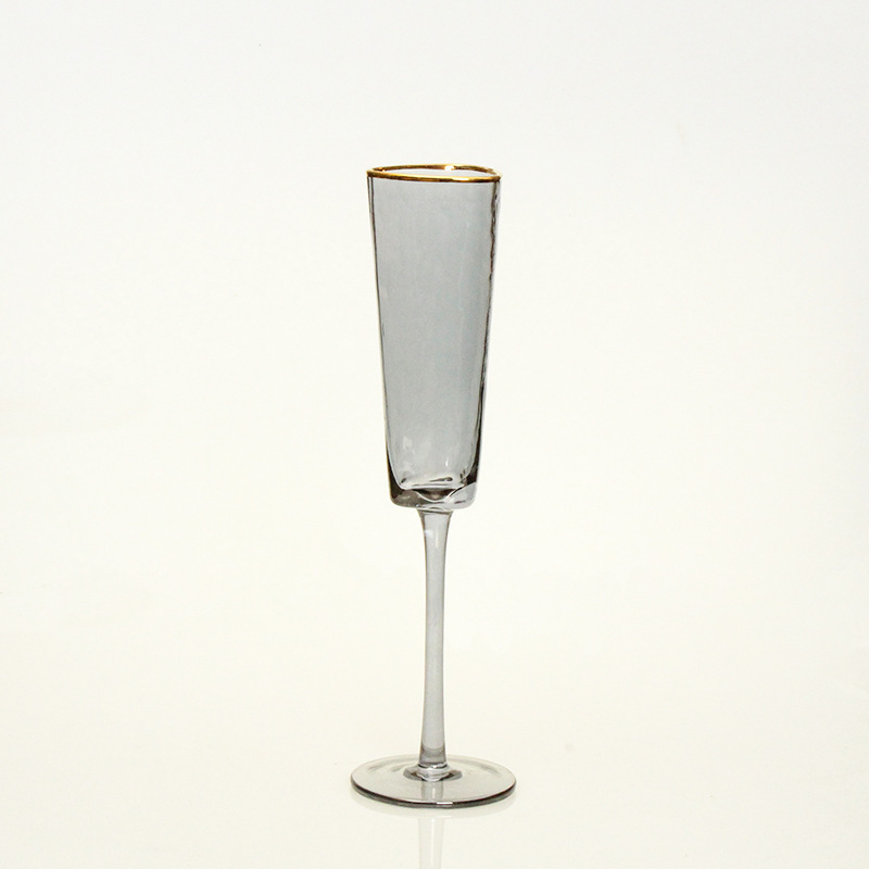Verre à champagne suie triangle Phnom Penh