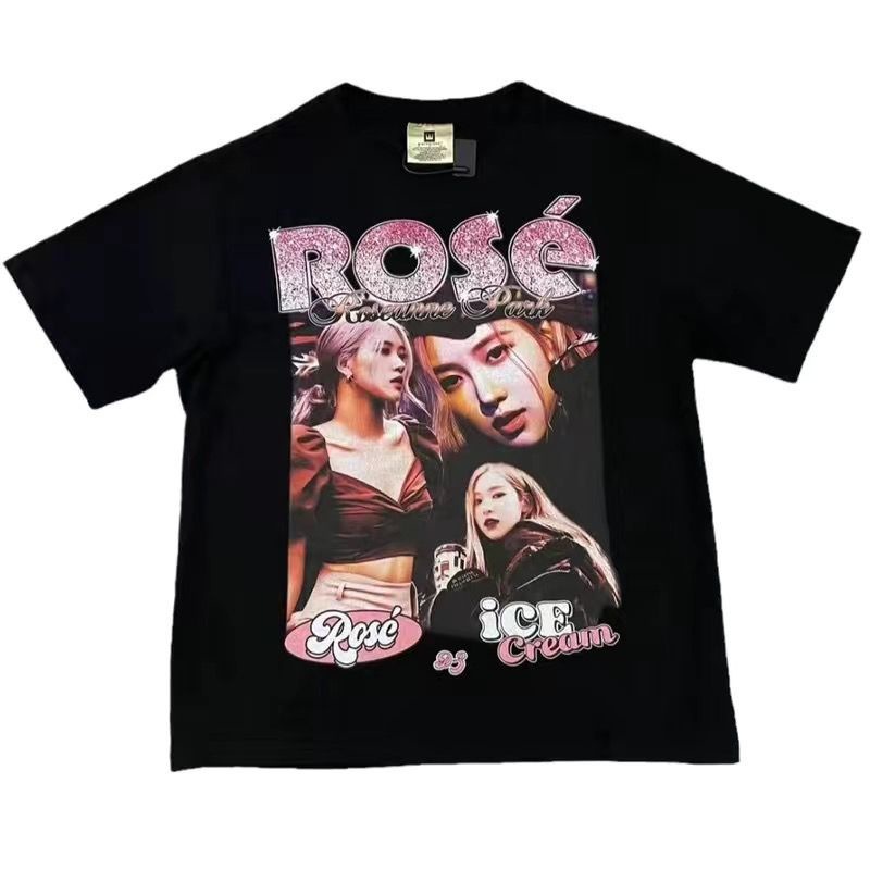 Rosa negra y rosa.