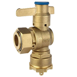 Su sayacı için kilitli sıcak dövme pirinç küresel vana ve pirinç saplı pirinç anahtar ile HDPE boru - Product Image 1