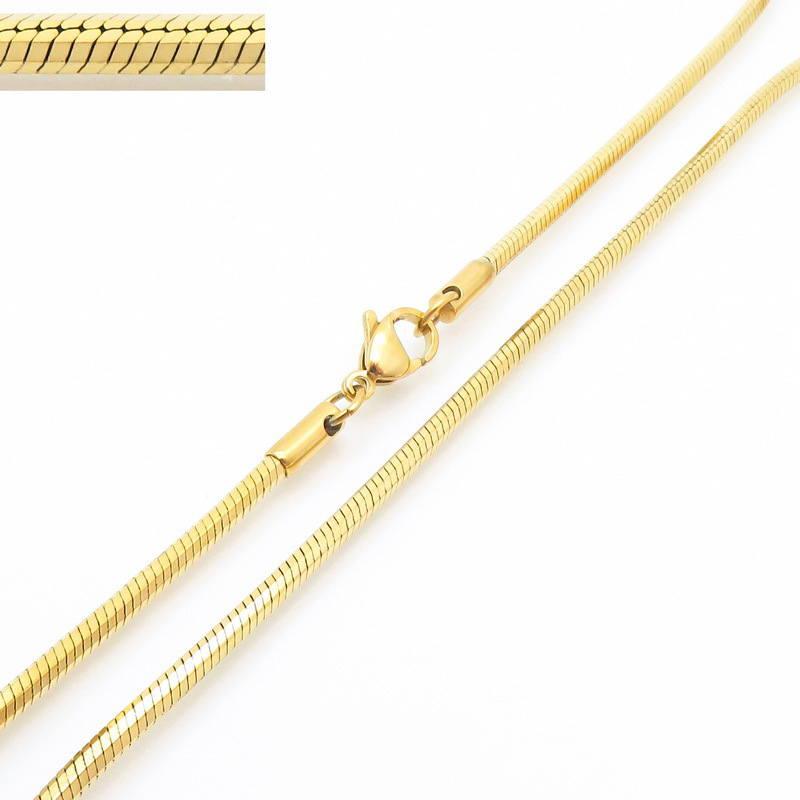 Cadena de serpiente cuadrada facetada en oro de 2 mm.