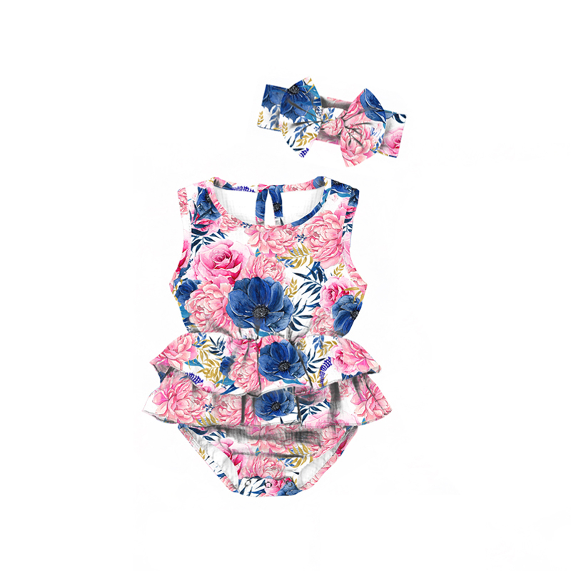 Estampado floral de peonía azul marino con base blanca