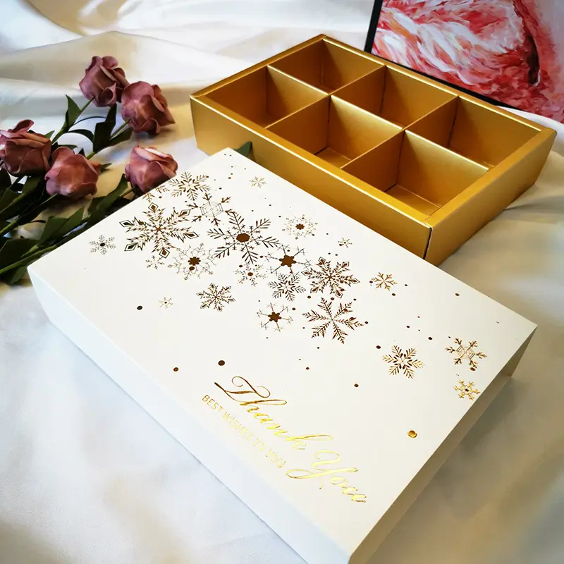 Scatola regalo di cioccolato in carta oro bianco cartone riciclabile