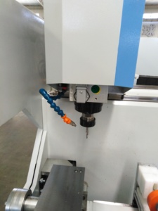 Máquina CNC de perfil de aluminio multieje con mesa de trabajo giratoria de ± 90 ° - Product Image 4