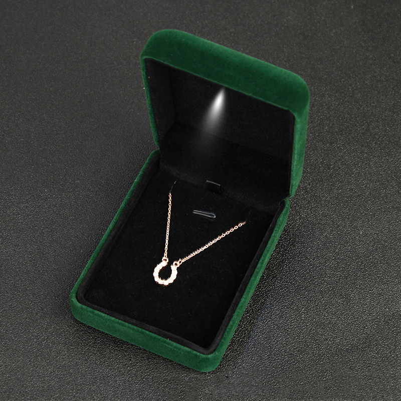 Green middle pendant box