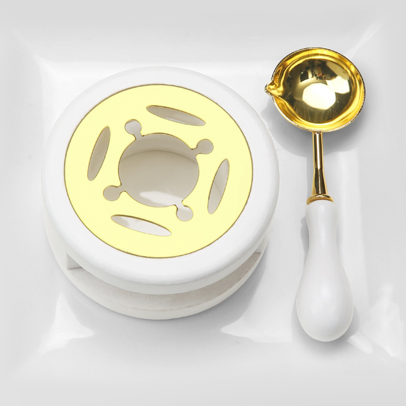 White two-piece set (wooden furnace spoon)
