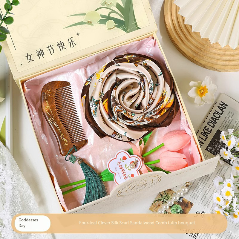 SKU-12 Four-leaf clover scarf + sandalwood comb + tulip