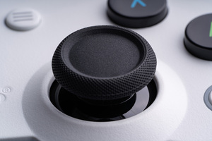 คอนโทรลเลอร์เกมแบบมีสาย 8BitDo Pro 2 ที่ได้รับใบอนุญาตอย่างเป็นทางการพร้อมจอยสติ๊กเอฟเฟกต์ฮอลล์สําหรับ Xbox Series X / S / Xbox One / PC Gamepad