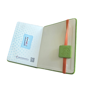 A6 cuaderno personalizado PU etiqueta raya logo relieve Cmyk impresión página interior banda elástica cuaderno para promoción regalo corporativo