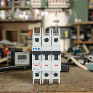 कुशल विद्युत सुरक्षा के लिए बी वक्र सर्किट ब्रेकर भागों के साथ mcb वितरण बॉक्स - Product Image 3