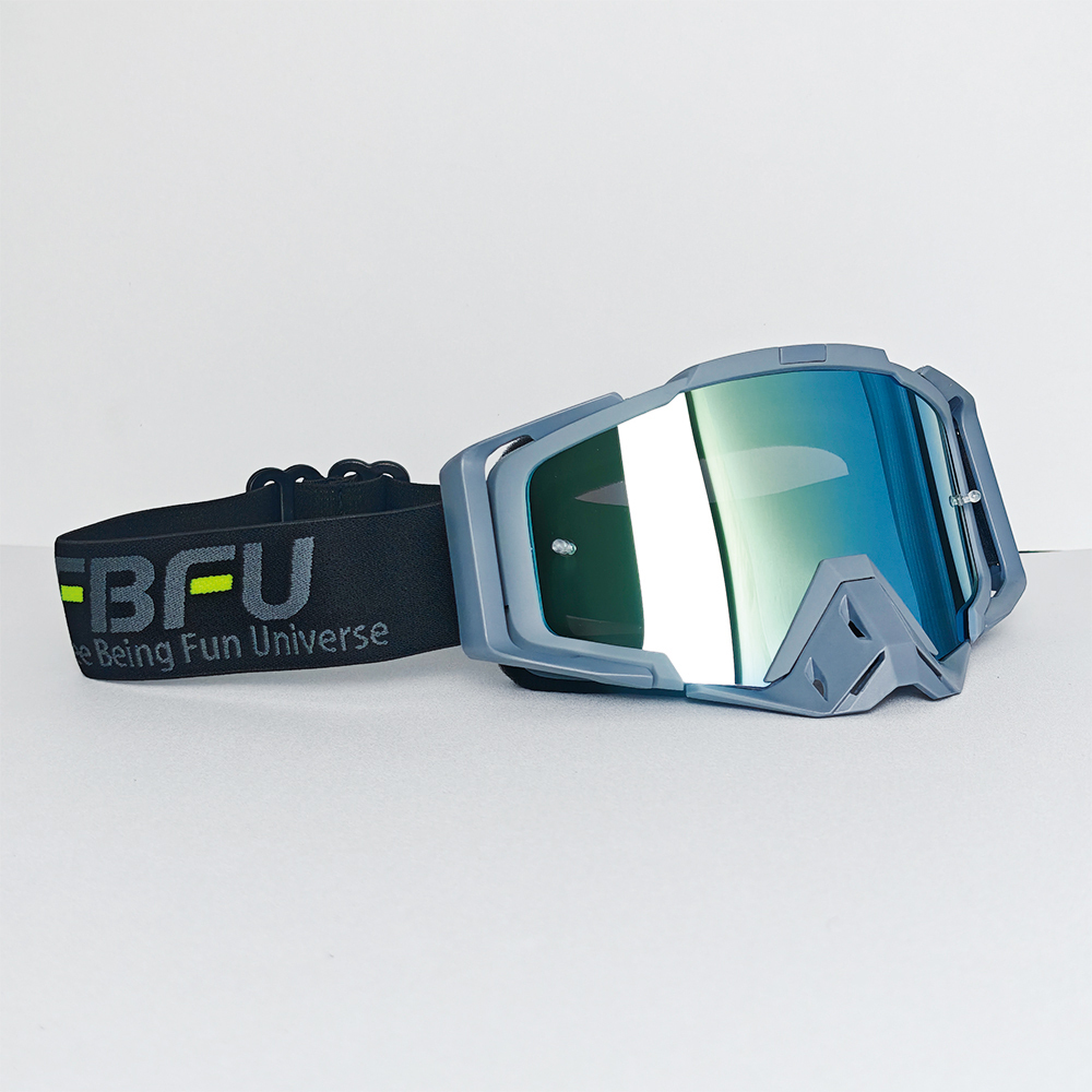 Gafas doradas con montura gris.