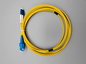 สายแพทช์ไฟเบอร์ออปติกแบบดูเพล็กซ์โหมดเดี่ยวยาว10ม. SC APC-LC APC ใช้สำหรับ FTTH - Product Image 4