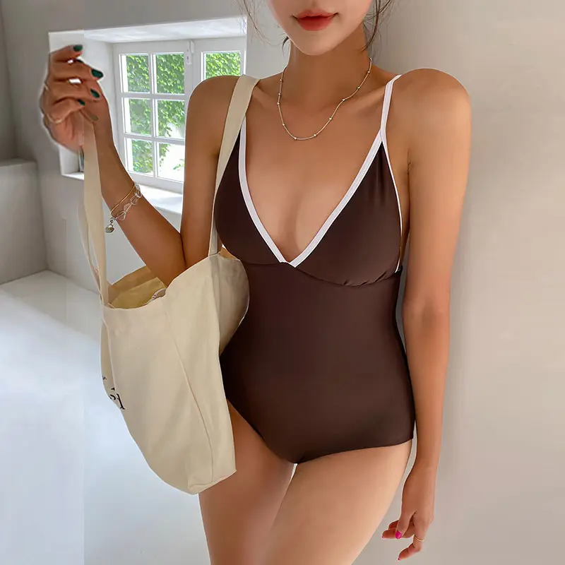 Maiô coreano 2024 Designer de costas profundas sem peitos grandes juntas Primavera férias roupa de banho roupa de praia