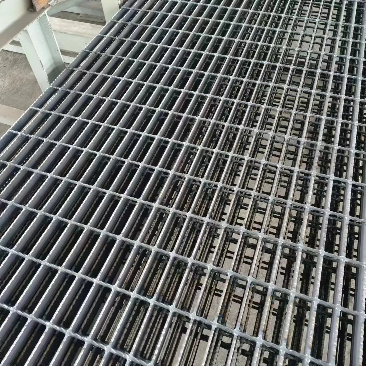 Hot-dip galvanized steel grating plate stair landing walkway steel grating drain ditch cover