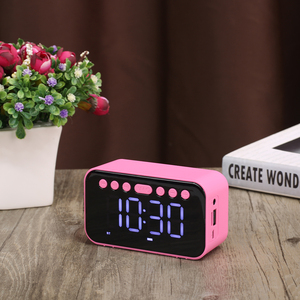 Despertador inalámbrico Pantalla digital LED Luz nocturna MINI BT Altavoz Radio FM Entrada auxiliar Altavoz estéreo Soporte Personalización - Product Image 1