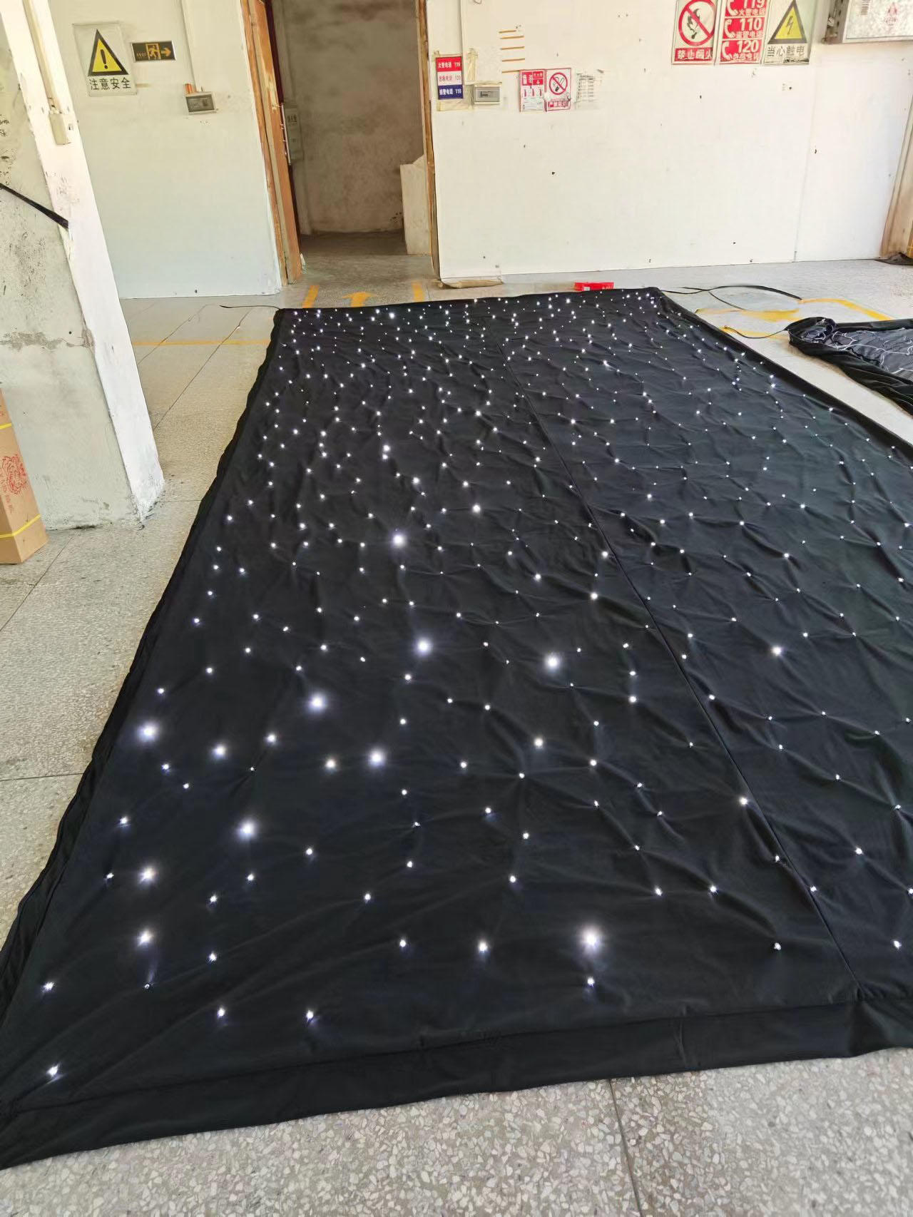 30 LED/m²