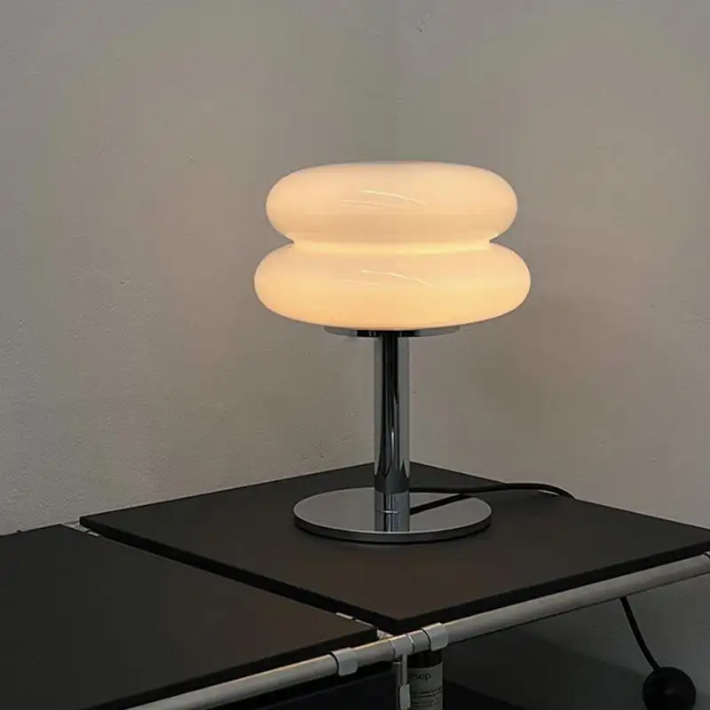 Arte moderna cappello di vetro lampade da scrivania Post moderna camera da letto decorazione retrò lampada da tavolo Bauhaus per soggiorno