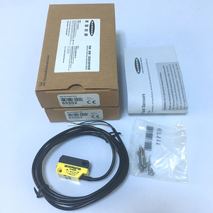 QS18VP6AF100 65502 PNP红外光电传感器，带2m电缆感应距离1-100毫米横幅光学传感器 - Product Image 2