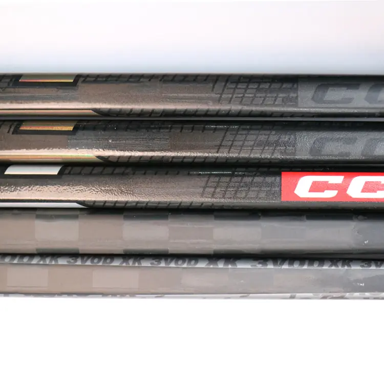 Vente en gros de bâtons de hockey P92 P88 en fibre de carbone 18K droite et gauche pour les joueurs Jr Sr Choix du fabricant pour le hockey sur glace