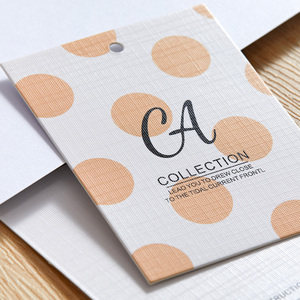 Etiquetas colgantes de logotipo propio con impresión personalizada barata para ropa Etiquetas colgantes compostables con cuerda - Product Image 4