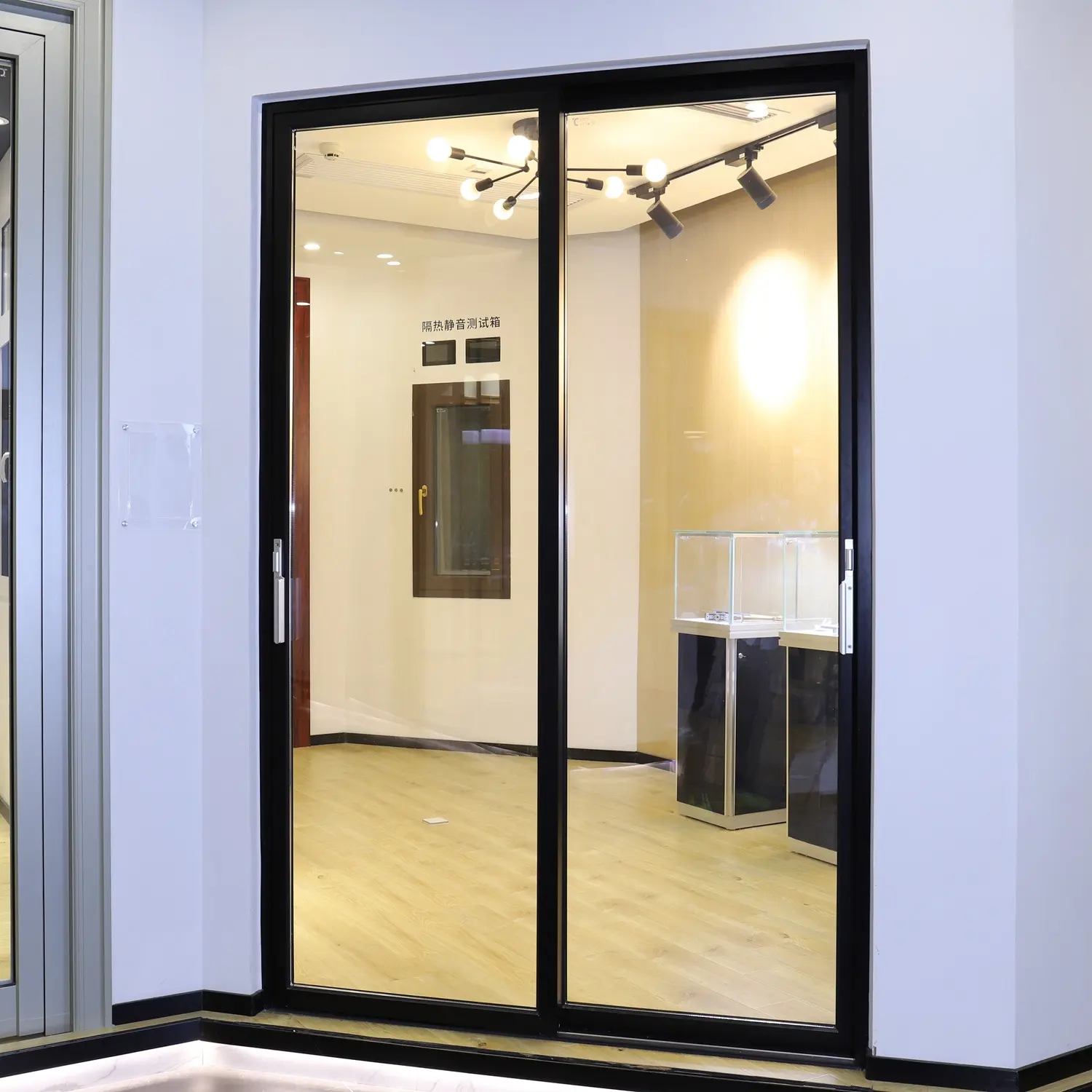 Casa becco termico in alluminio ascensore porte scorrevoli e finestre per Villa con antivento
