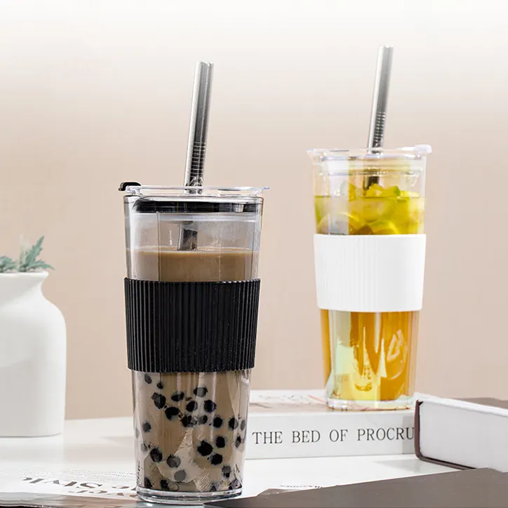 カスタム再利用可能なボバティーカップ飲料飲料グラスアイスコーヒーガラスタンブラーシリコンスリーブ付き