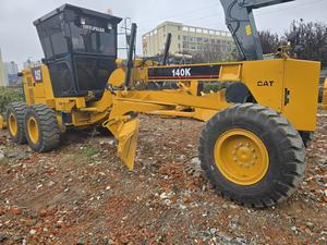 מפלסת קטרפילר 140 כבדה עם מנוע דיזל טורבו 173 קילוואט, ציוד אמין לתחזוקת כבישים - Product Image 3