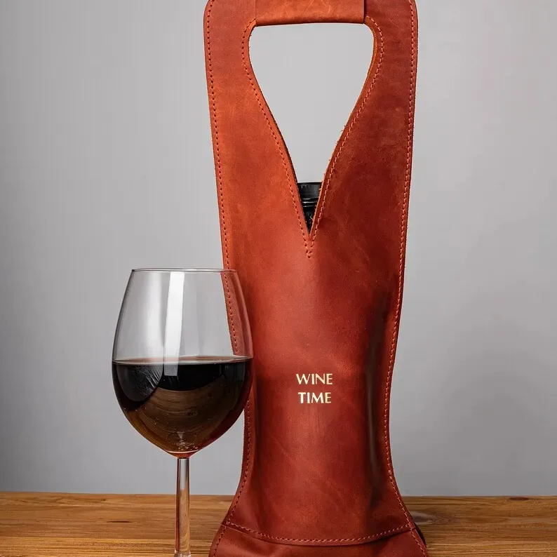 Accessori per vino e vino in pelle lavorati a mano