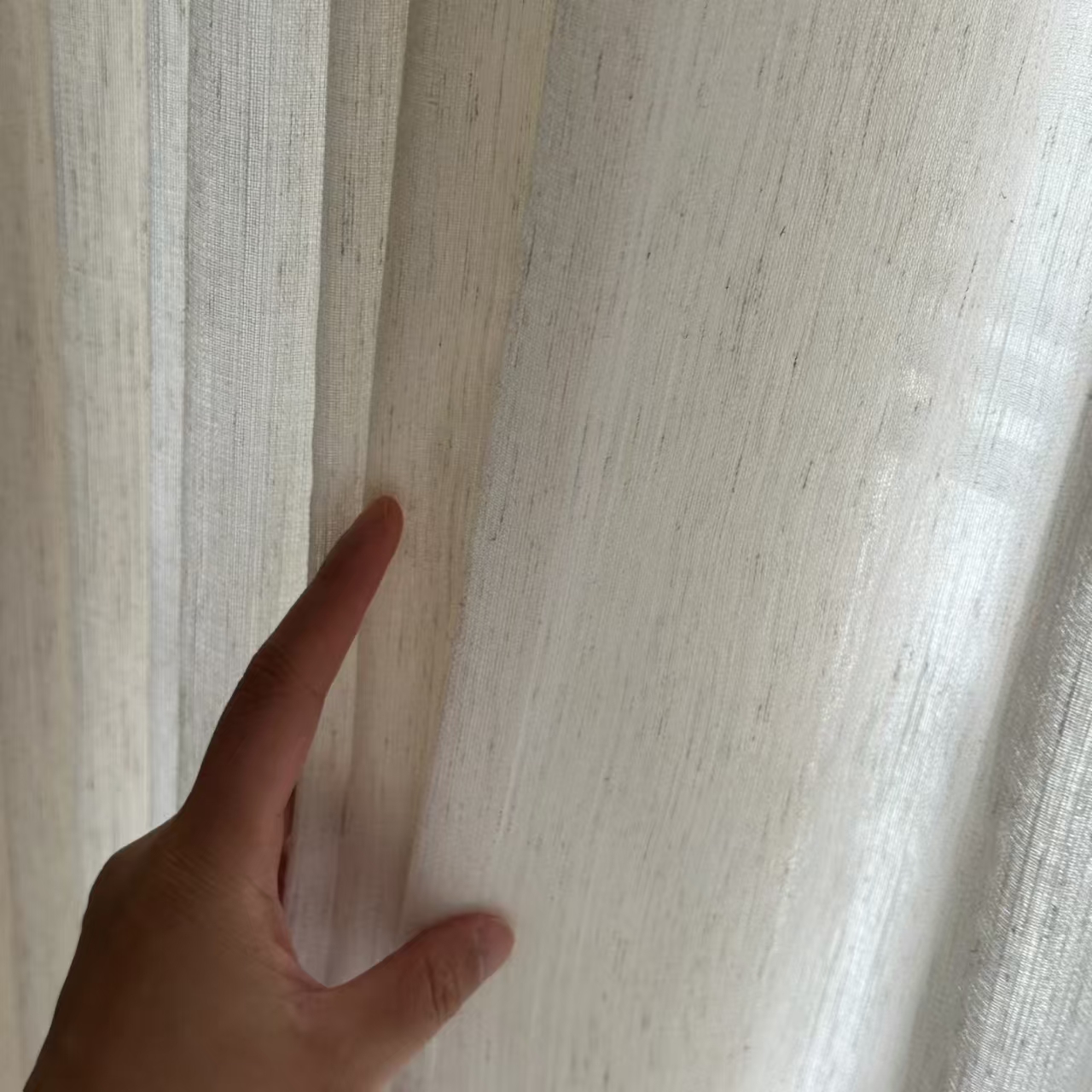 Rideau en crochet à carreaux beige