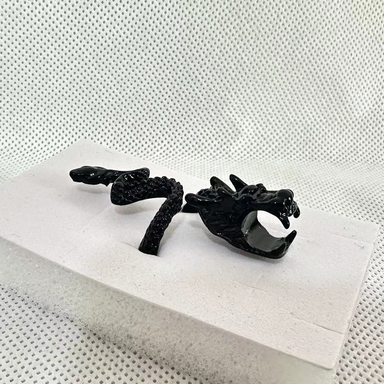 noir - dragon