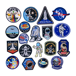 Astronot uzay takım elbise nakış kumaş yumuşak PVC yama roket gemi yama planet microstamp nakış - Product Image 1