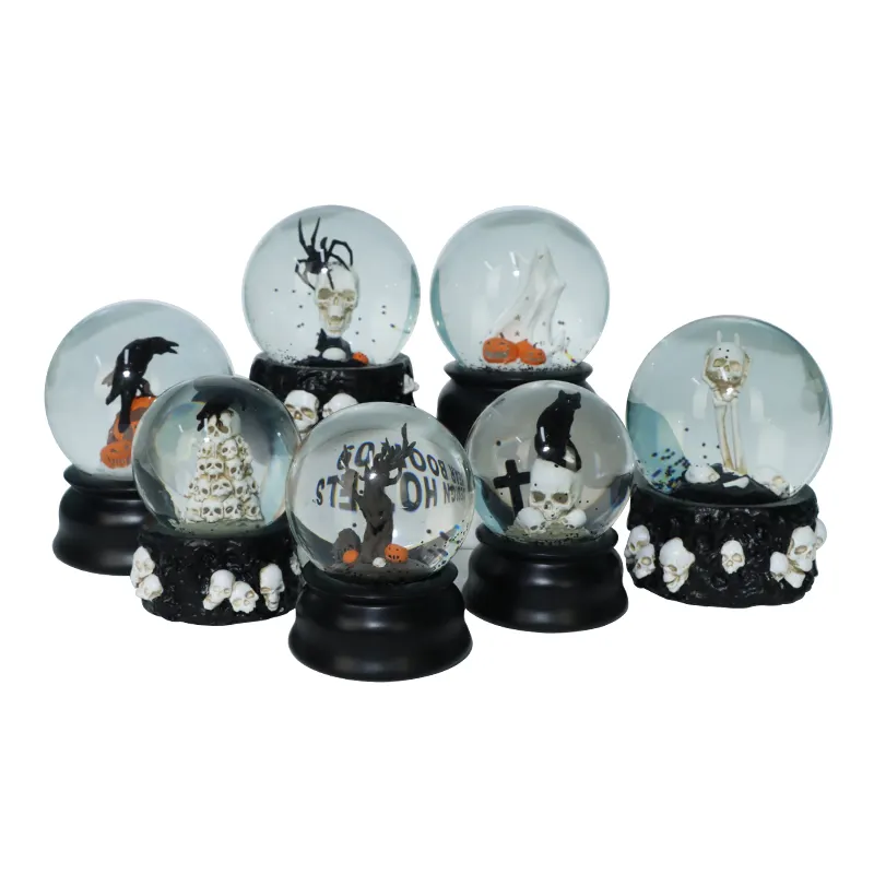 Manufacturer Wholesale Custom Snow Globe Gifts   Crafts Resin Figurine Insert Snow Globe Ornaments on Halloween Christmas