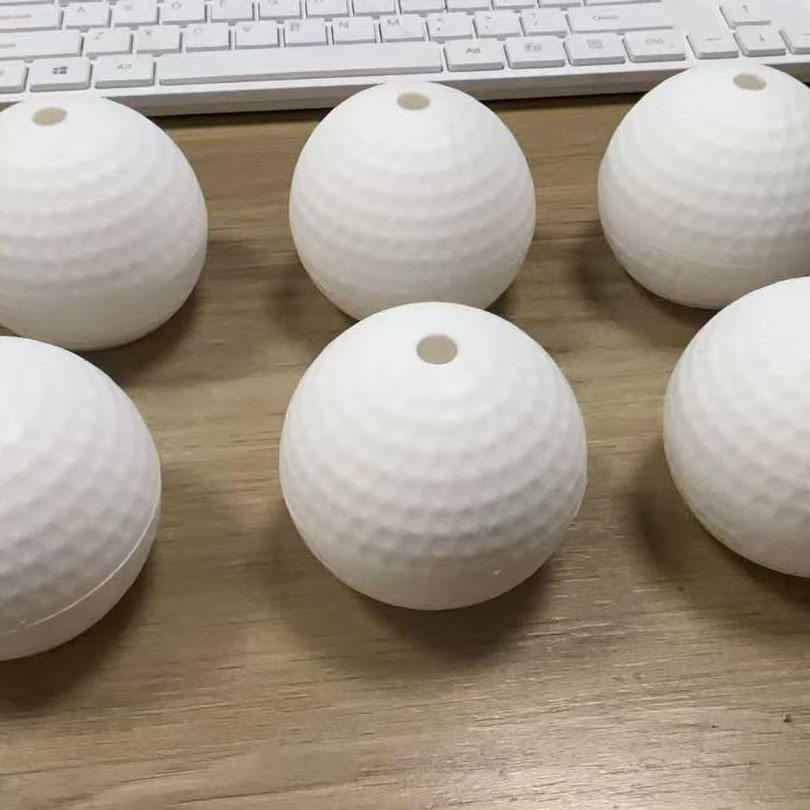 Balle de golf blanche