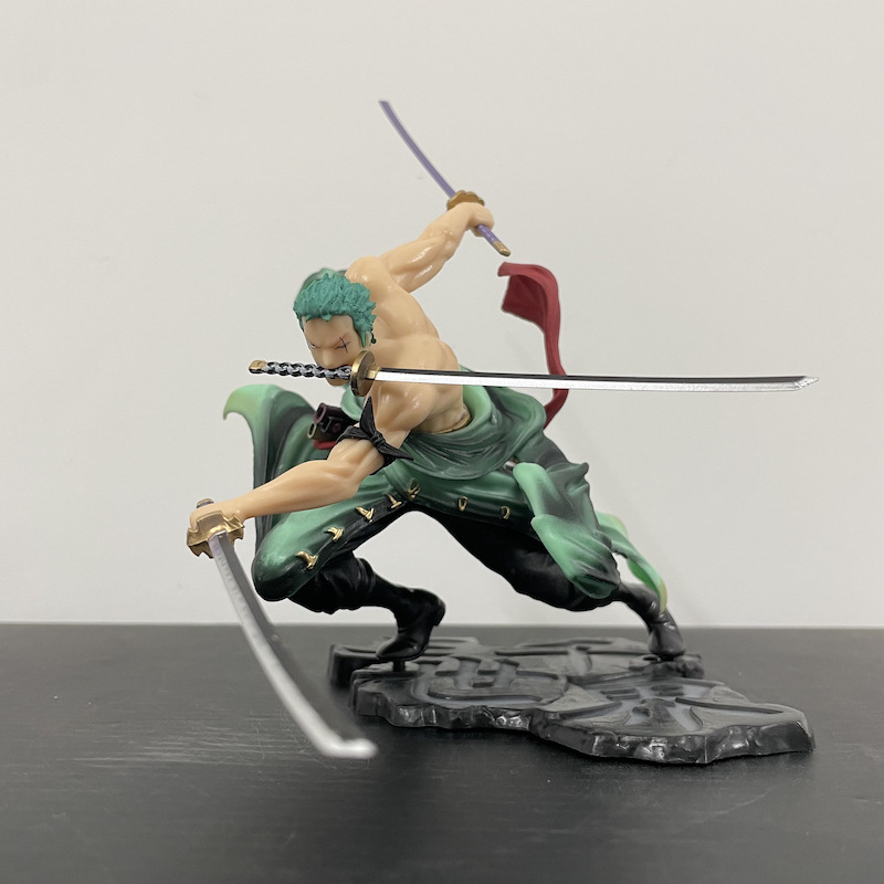 Zoro miniature des trois mille mondes - ensaché - 145 cm