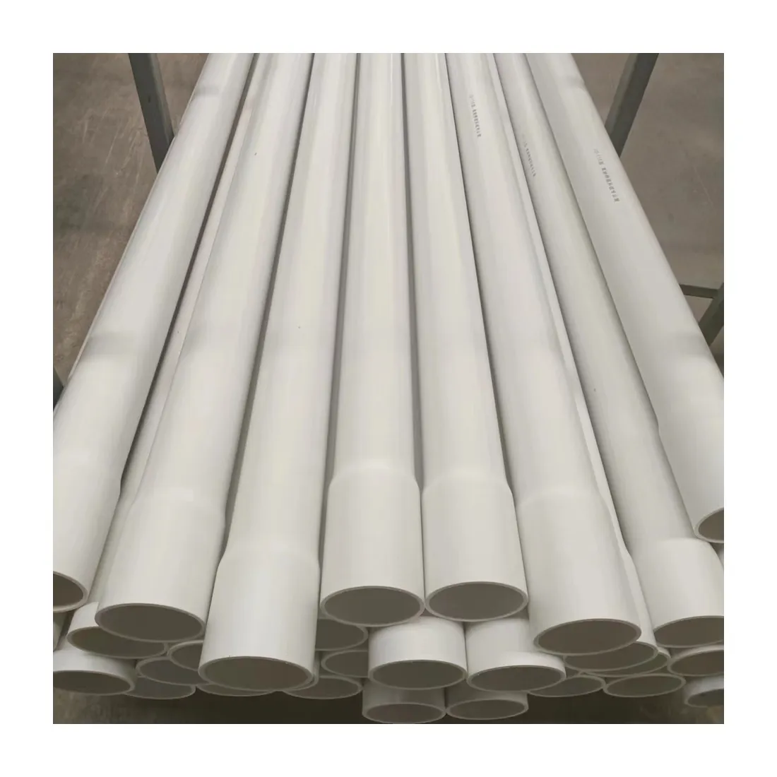 Werksverkauf ASTM D2729 Polyvinylchlorid-PVC-Abflussrohr mit Schleifendeel Ende 3 Zoll 4 Zoll 6 Zoll