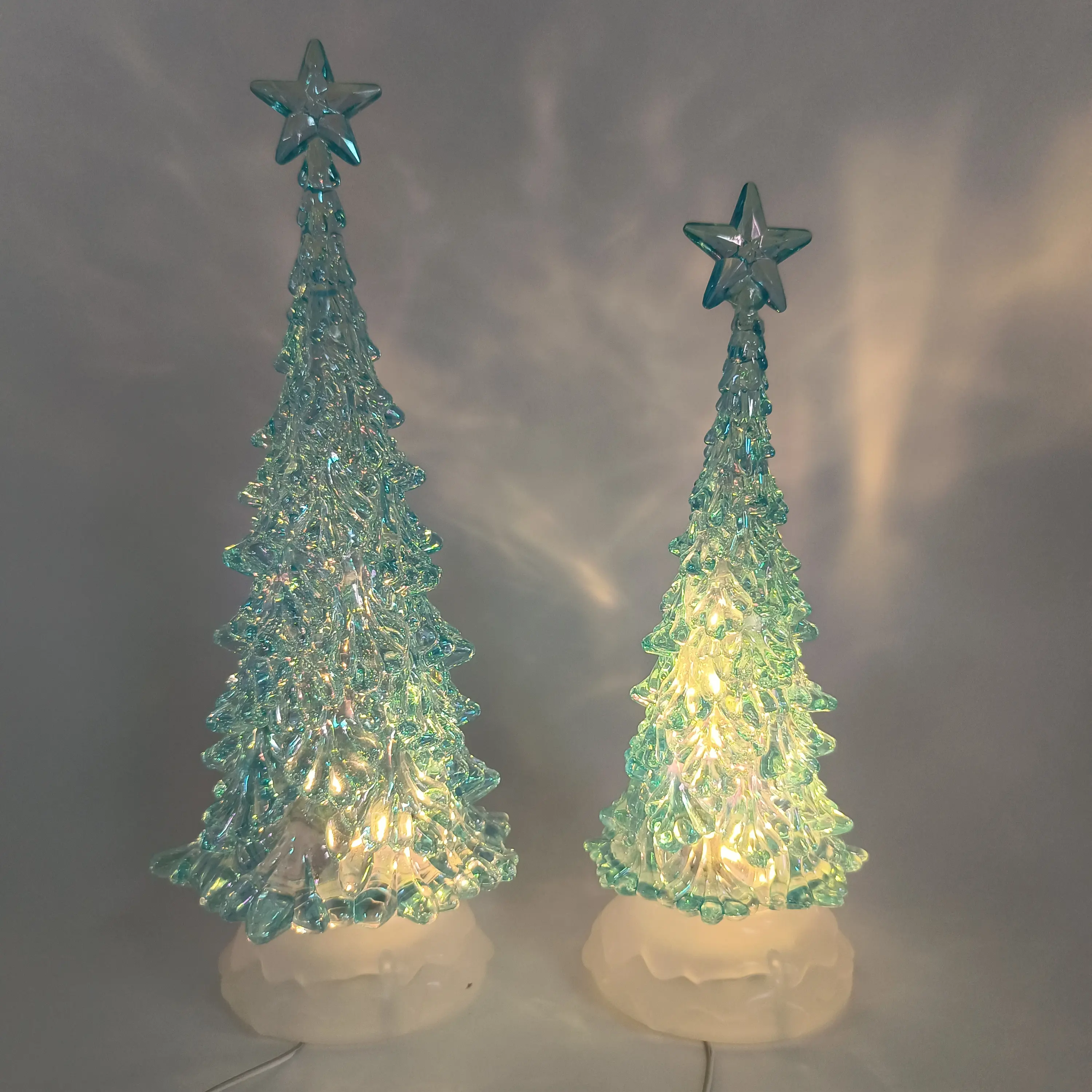 شجرة عيد الميلاد الاصطناعية من الأكريليك المضيئة بالكريستال بتقنية ليد تُباع بالجملة بسعر المصنع وبألوان مخصصة