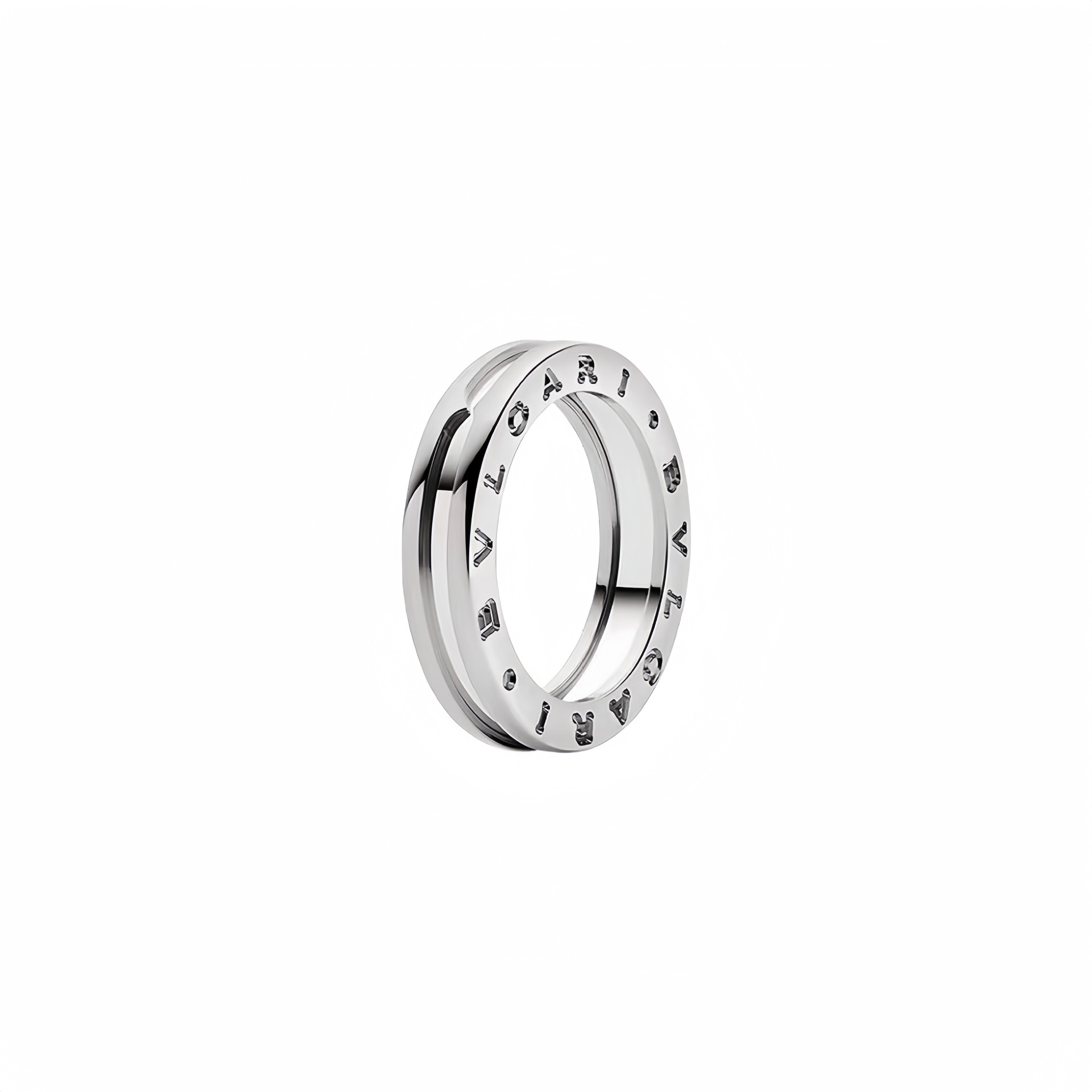 Un anillo de platino, diseño liso.