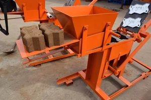Малогабаритный станок для производства кирпича из глины с ручным приводом SUOTENG QMR2-40 - Product Image 3