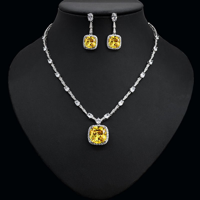 สีเหลือง