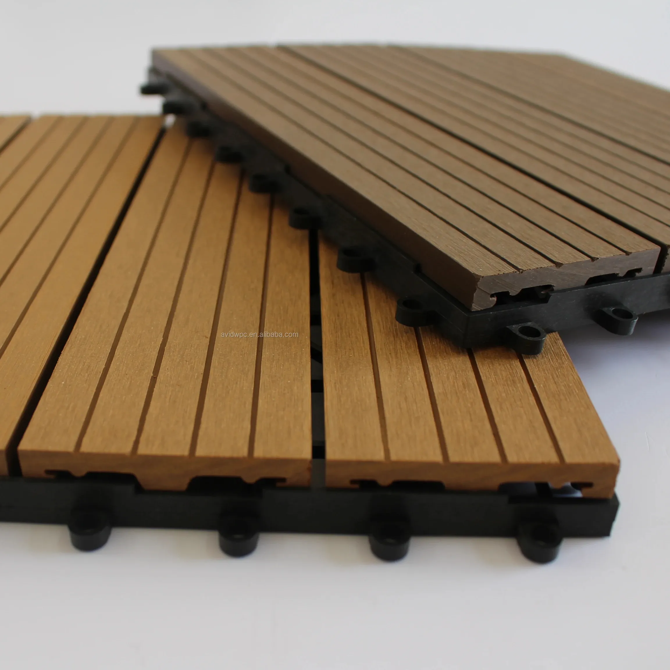 Nouveau matériau de construction facile à installer anti-uv imperméable à l'eau carreaux de plancher pour terrasse extérieure